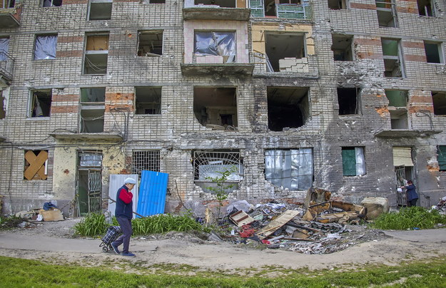 Zniszczenia wojenne w Charkowie /SERGEY KOZLOV /PAP/EPA
