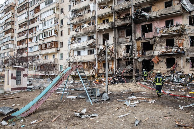 Zniszczenia wojenne w Kijowie /Shutterstock