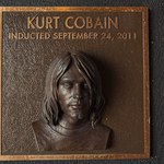 Zniszczona gitara Kurta Cobaina sprzedana za blisko pół miliona dolarów