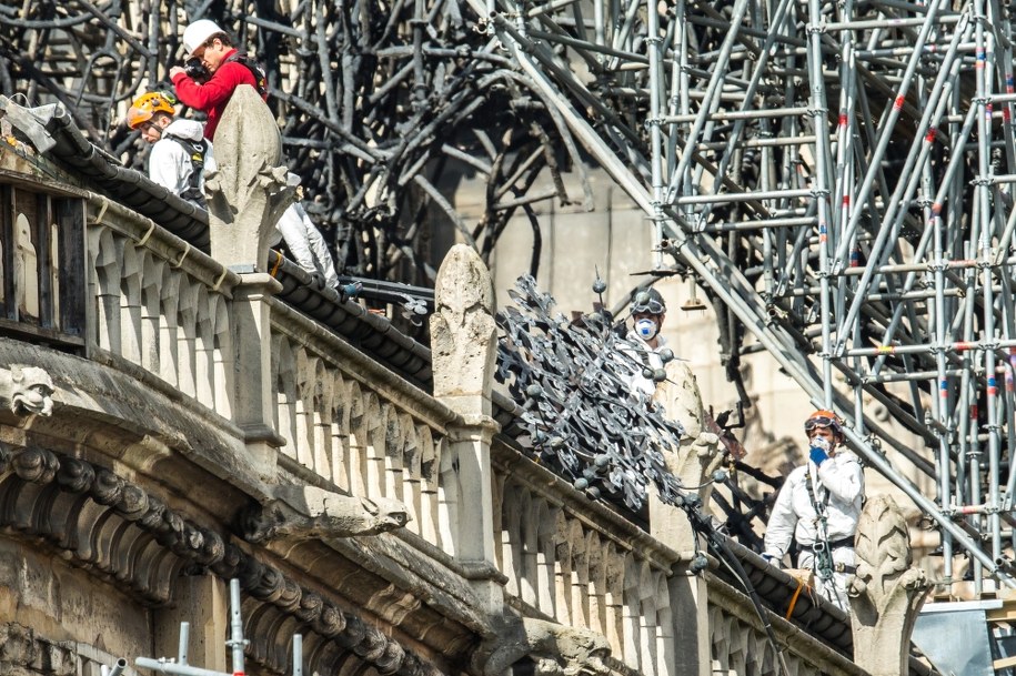 Zniszczona przez pożar Notre Dame /CHRISTOPHE PETIT TESSON /PAP/EPA