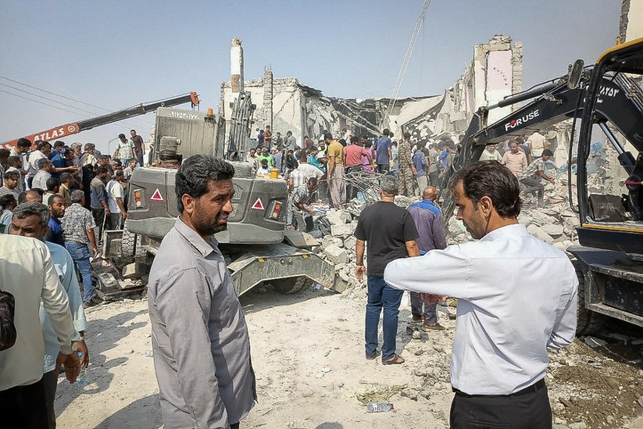 Zniszczona szkoła dla dziewcząt w Minabie (zdjęcie z 28 lutego 2026 r.) /ALI NAJAFI/AFP /East News