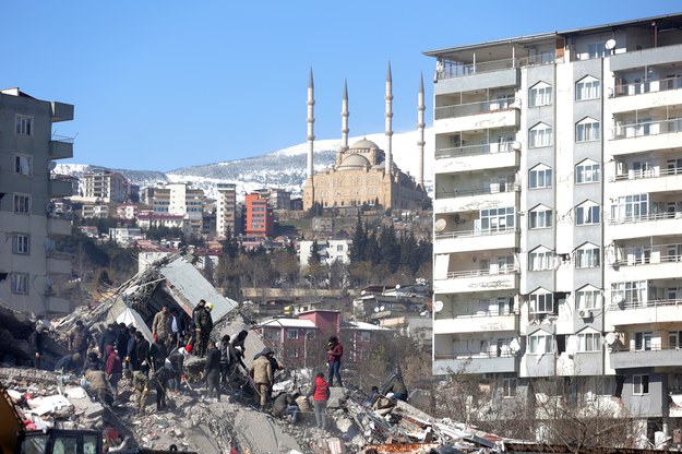 Zniszczone budynki w Kahramanmaras /ABIR SULTAN /PAP/EPA