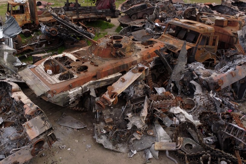 Zniszczone czołgi w Buczy / JORGE SILVA/Reuters /Agencja FORUM