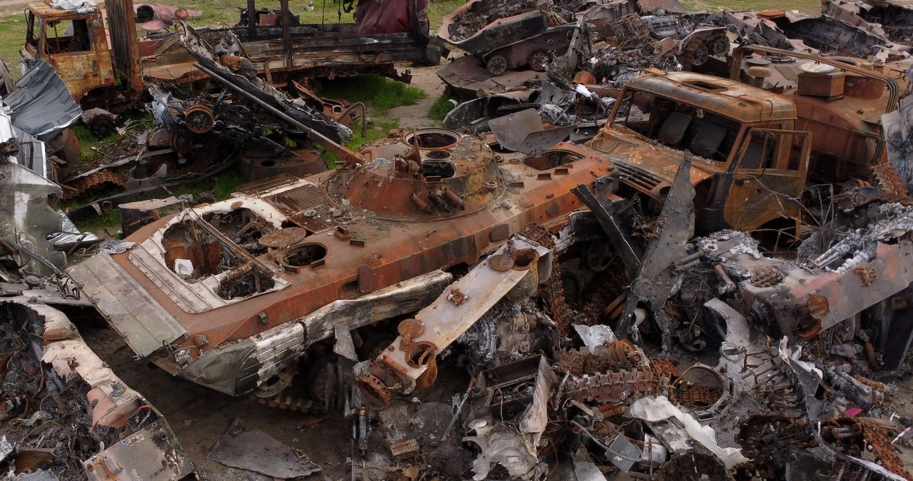 Zniszczone czołgi w Buczy / JORGE SILVA/Reuters /Agencja FORUM