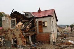 Zniszczone domy, mosty i szkoły. Stronie Śląskie po powodzi