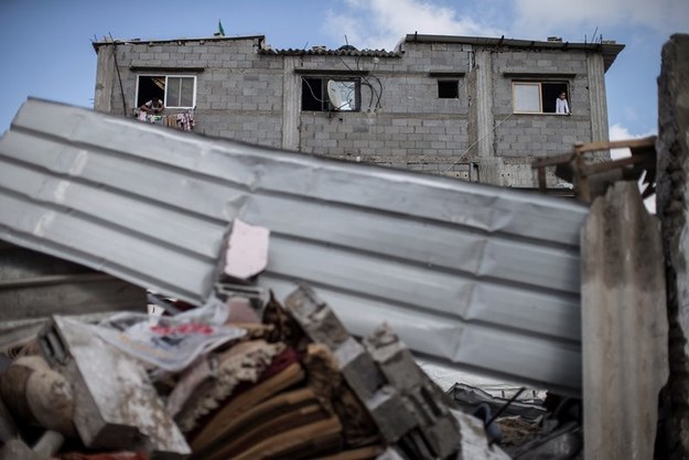 Zniszczone domy w Strefie Gazy /Oliver Weiken /PAP/EPA