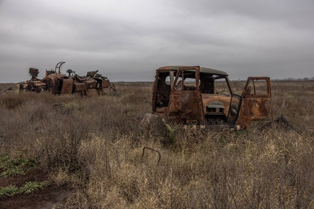 Zniszczone rosyjskie pojazdy /ROMAN PILIPEY /PAP/EPA
