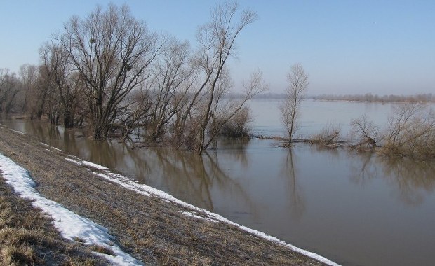 Zniszczone wały, nieuregulowane rzeki, czyli polska ochrona przed powodzią 