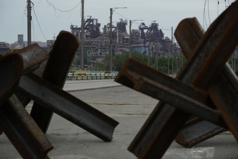Zniszczone zakłady metalurgiczne w Mariupolu /STRINGER / AFP /East News