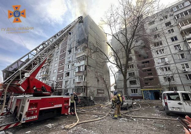 Zniszczony blok mieszkalny w Zaporożu /Ukraine State Emergency Service  /PAP/EPA