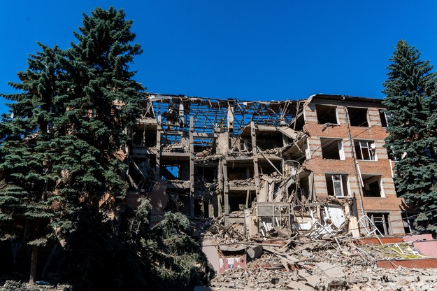 Zniszczony budynek Kolegium Mieszkalno-Gminnego Charkowskiego Narodowego Uniwersytetu Gospodarki Miejskiej /Mykola Kalyeniak /PAP/EPA