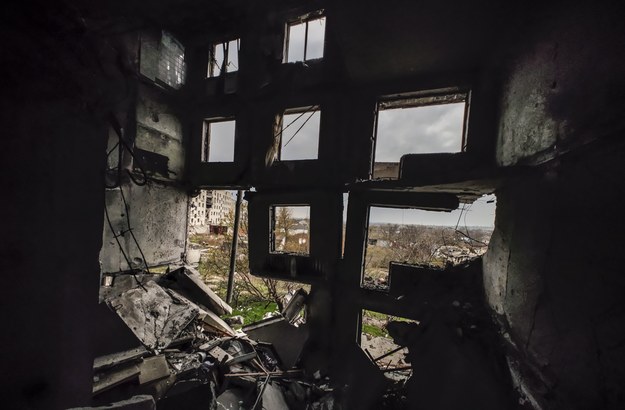 Zniszczony budynek na północy obwodu chersońskiego /HANNIBAL HANSCHKE /PAP/EPA