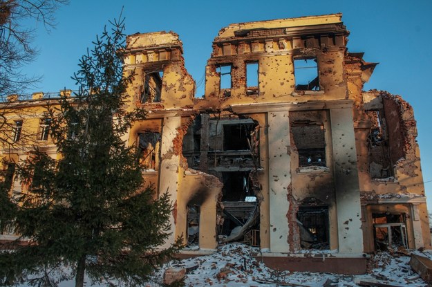 Zniszczony budynek w Charkowie. /VASILIY ZHLOBSKY /PAP/EPA