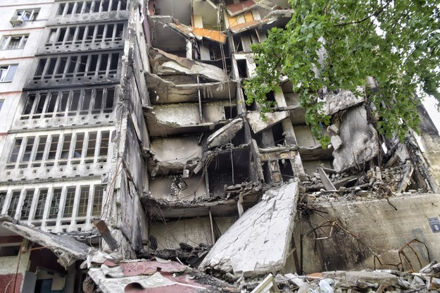 Zniszczony budynek w Charkowie /Alena Solomonova /PAP