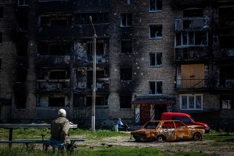 Zniszczony budynek w Irpieniu /DIMITAR DILKOFF/AFP /East News