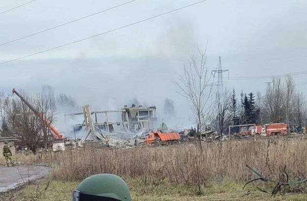 Zniszczony budynek w Makiejewce /Twitter.com /