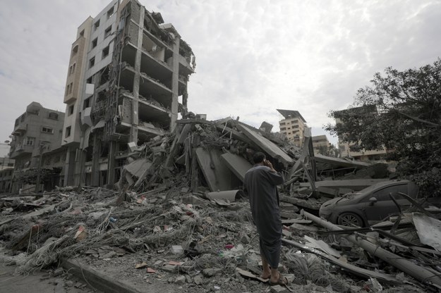 Zniszczony budynek w Strefie Gazy /MOHAMMED SABER  /PAP/EPA