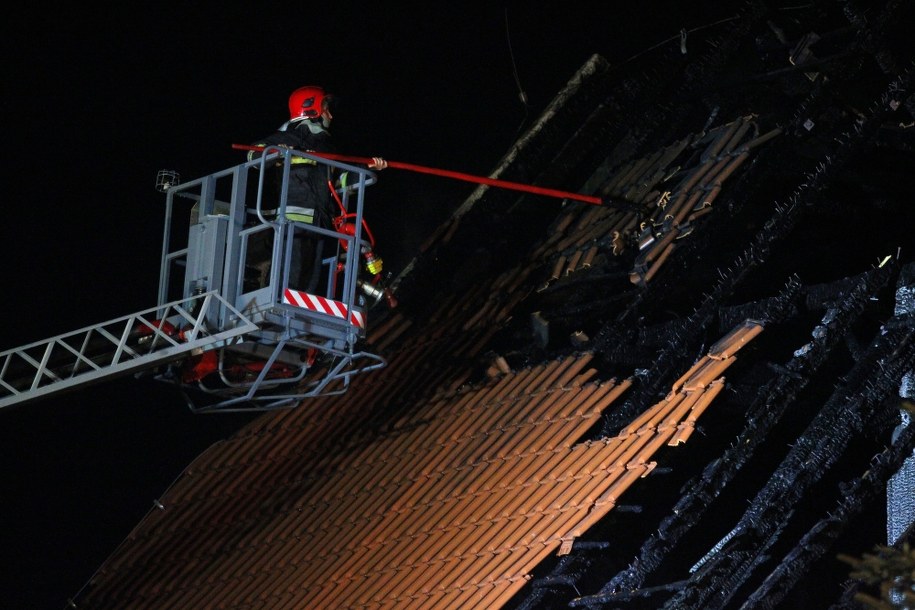 Zniszczony dach /Piotr Wittman /PAP