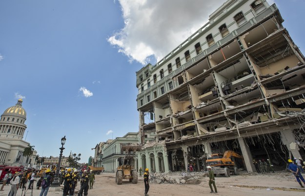 Zniszczony hotel /Yander Zamora /PAP/EPA