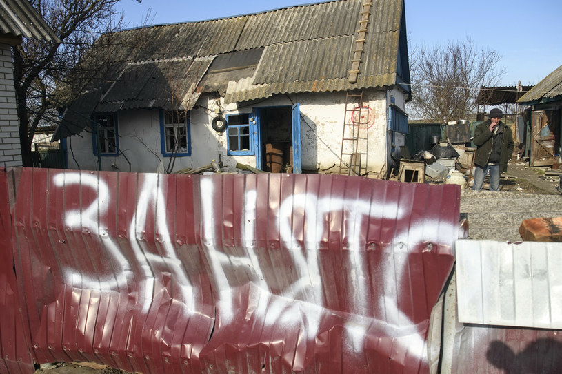 Zniszczony i obrabowany przez Rosjan dom w miejscowości niedaleko Kijowa. Zdj. ilustracyjne /Maxym Marusenko/NurPhoto /East News