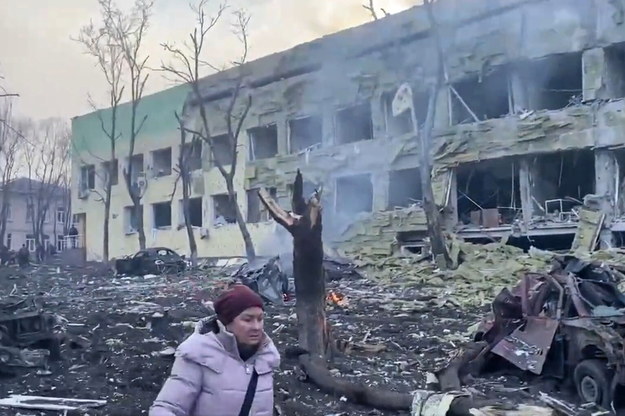 Zniszczony po rosyjskim nalocie sierociniec i szpital położniczy w Mariupolu /Siły Zbrojne Ukrainy /PAP