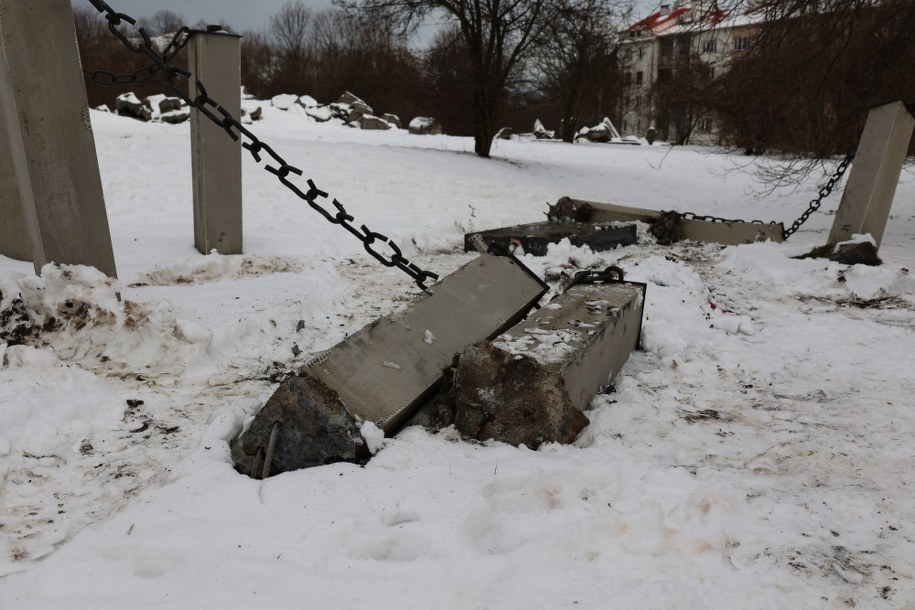 Zniszczony pomnik /fot. Ludmiła Maruszewska z Muzeum KL Plaszow /
