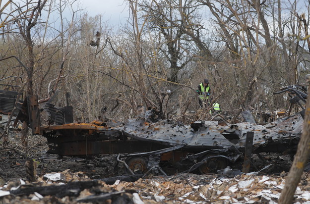 Zniszczony rosyjski czołg w okolicach Kijowa /SERGEY DOLZHENKO /PAP/EPA