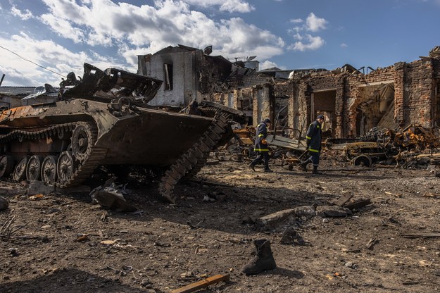 Zniszczony rosyjski pojazd w Sumach /ROMAN PILIPEY /PAP/EPA