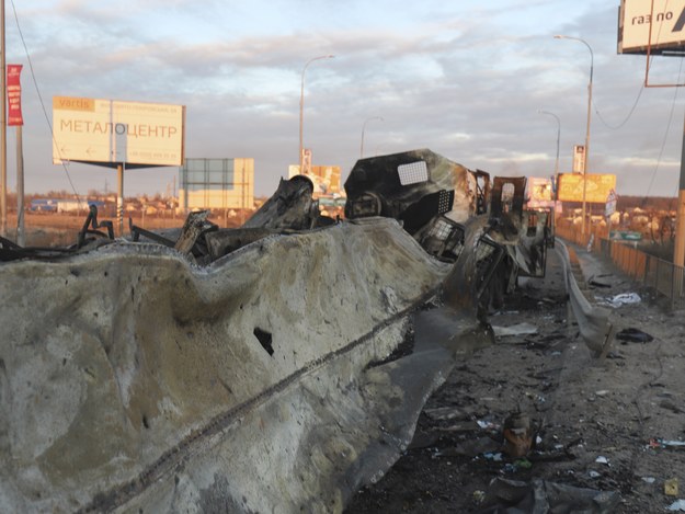 Zniszczony rosyjski pojazd wojskowy /ALISA YAKUBOVYCH /PAP/EPA