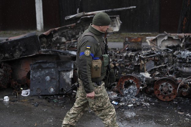 Zniszczony sprzęt wojskowy armii putinowskiej /ATEF SAFADI  /PAP/EPA