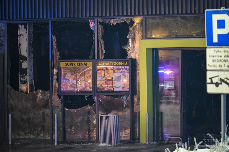 Zniszczony supermarket w Polanowie /Piotr Kowala /PAP