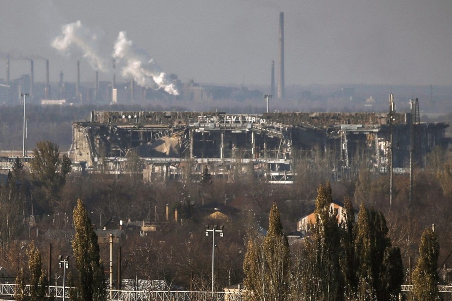 Zniszczony terminal donieckiego lotniska /Mikhail Pochuyev/ITAR-TASS /PAP