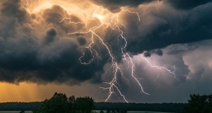 Znów będzie niebezpiecznie. IMGW wydał żółte i pomarańczowe alerty