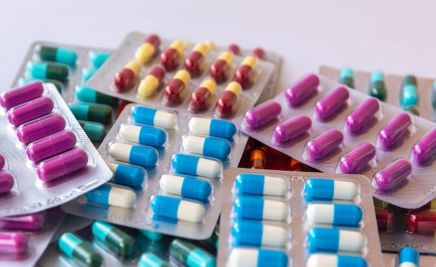 Znów brakuje antybiotyków w aptekach. Kiedy problem się skończy?