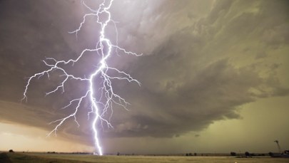 Znów nadciągają burze, możliwy grad. IMGW ostrzega 