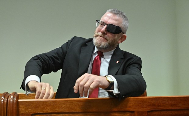 Znów nie udało się postawić zarzutów Grzegorzowi Braunowi