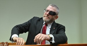 Znów nie udało się postawić zarzutów Grzegorzowi Braunowi