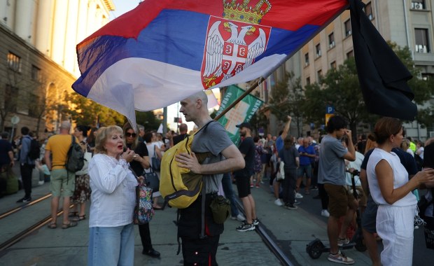 Znów wrze na Bałkanach. "Serbia znalazła się na krawędzi wojny domowej"