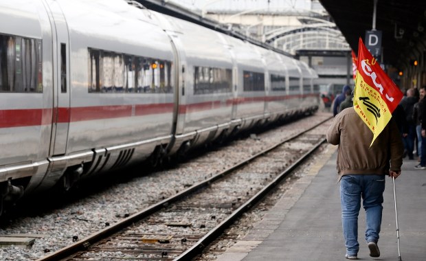 Znowu rusza we Francji strajk kolejarzy. Związkowcy chcą zaostrzyć protest