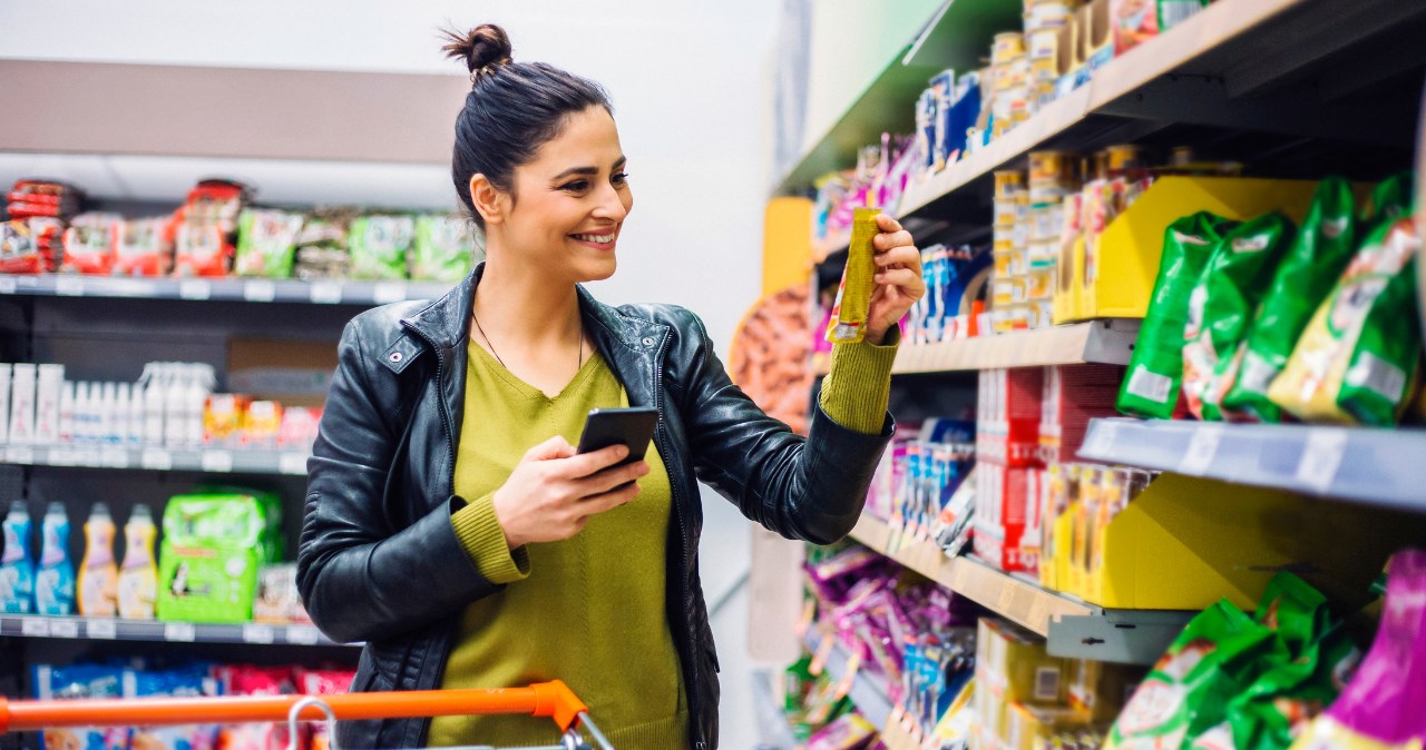 Zobacz, gdzie warto iść na zakupy w tę niedzielę – te sklepy kuszą największymi promocjami /Canva Pro /INTERIA.PL