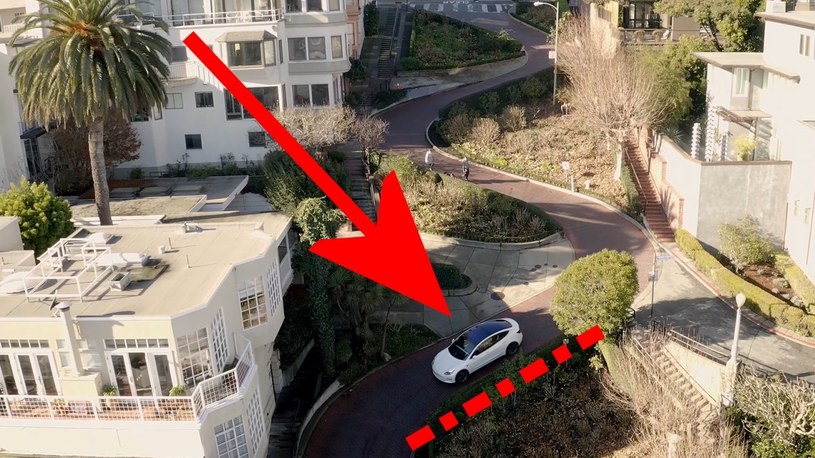 Zobacz, jak autonomiczna Tesla pokonuje jedną z najbardziej krętych ulic na świecie [FILM] /Geekweek