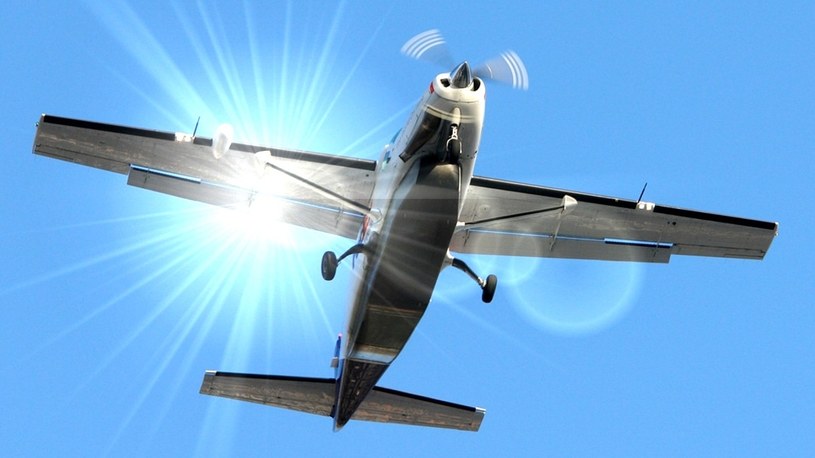 Zobacz, jak Cessna wyposażona w potężny laser strąca drona w locie [WIDEO] /Geekweek