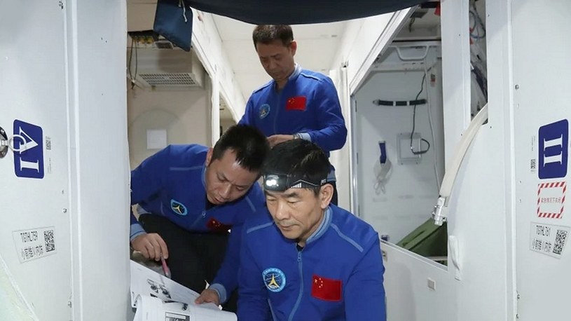 Zobacz, jak chińscy astronauci sprawdzają swój stan zdrowia w stacji kosmicznej [WIDEO] /Geekweek