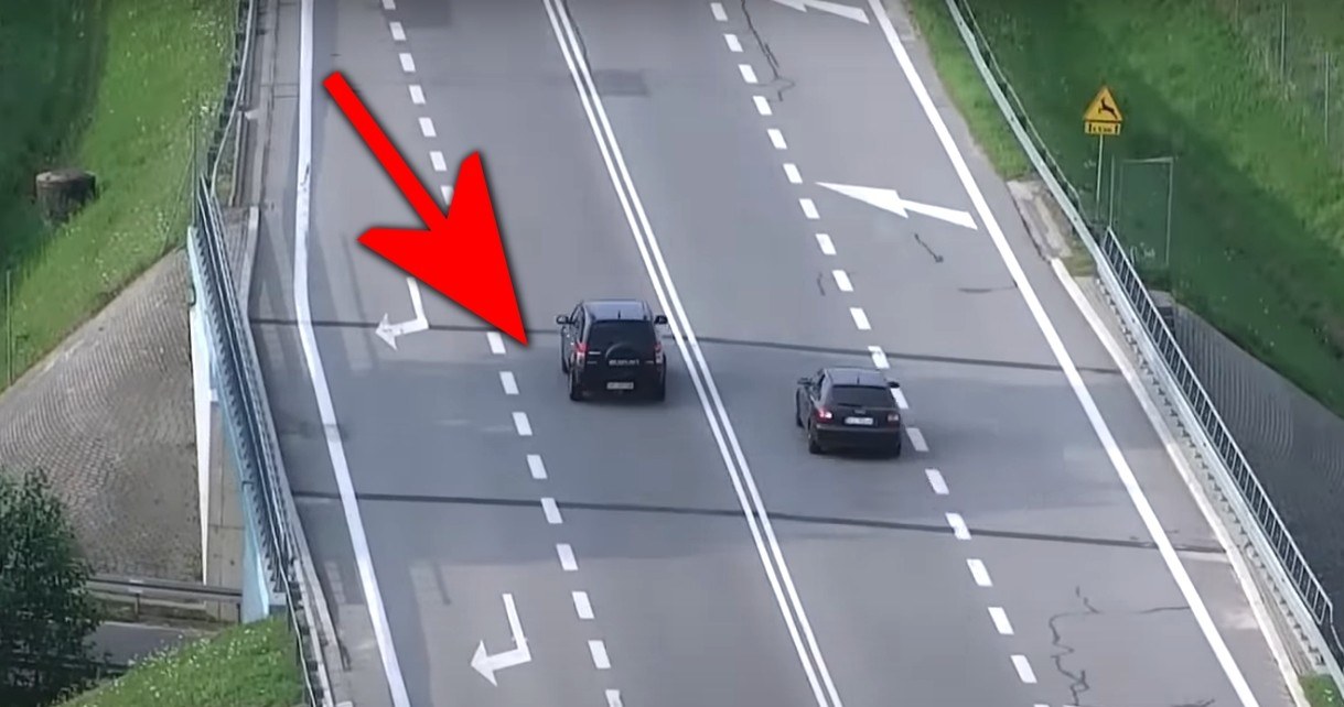 Zobacz, jak polska policja wyłapuje piratów drogowych za pomocą dronów [WIDEO] /Geekweek