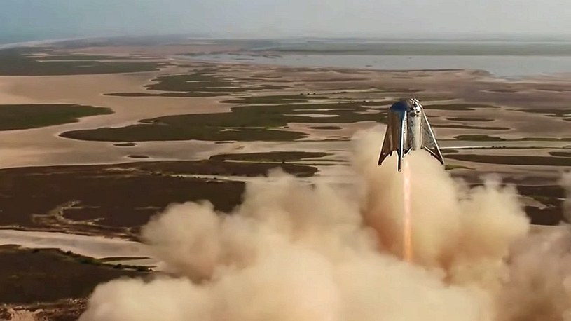 Zobacz, jak Starhopper od SpaceX uniósł się na wysokość 150 metrów /Geekweek