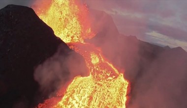 Zobacz, jak YouTuber wleciał dronem do wnętrza wulkanu na Islandii [WIDEO]