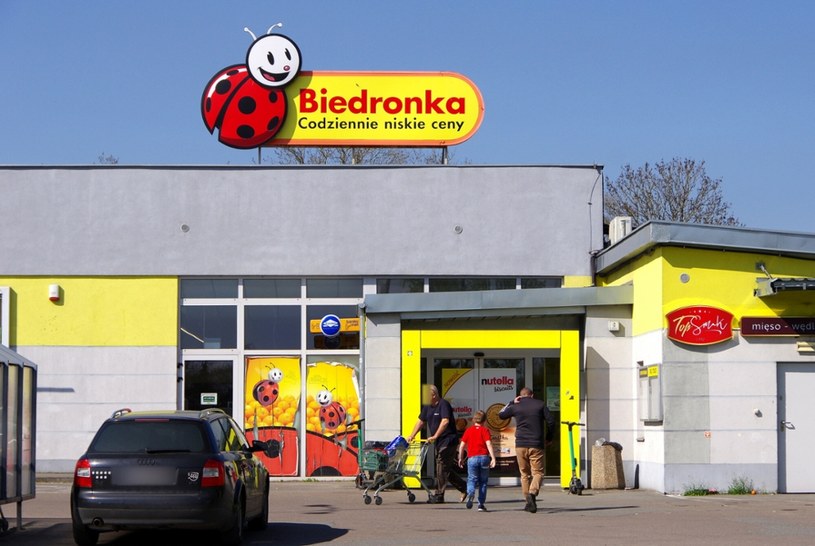 Zobacz, jak zrobić tańsze zakupy w Biedronce /Marek Bazak /East News