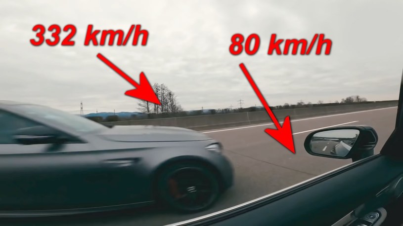 Zobacz przejazd autostradą 330 km/h z perspektywy innego samochodu [WIDEO] /Geekweek