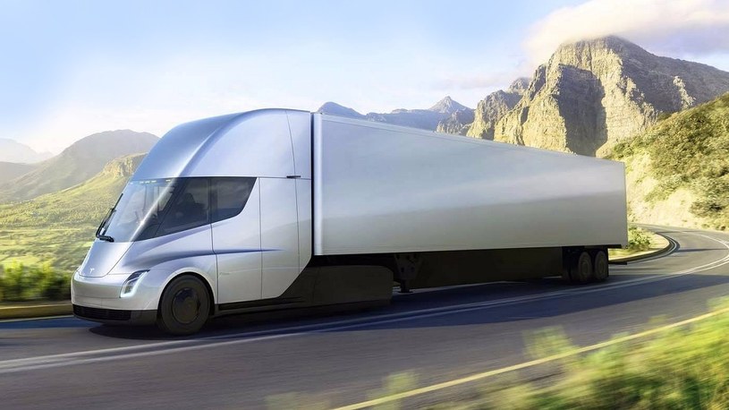 Zobacz w akcji elektryczną ciężarówkę Tesla Semi. Pierwsze pojazdy na drogach już w maju /Geekweek