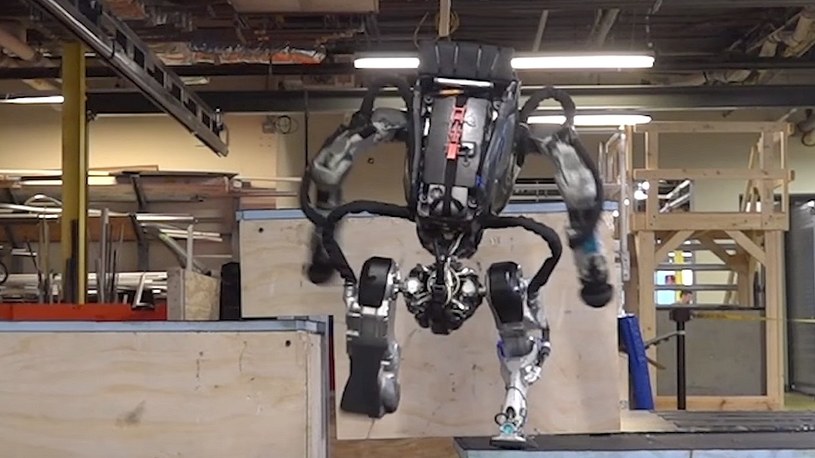 Zobaczcie nowe, niesamowite zdolności robota ATLAS od Boston Dynamics /Geekweek